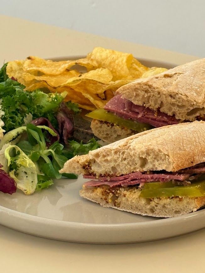 Bocadillo de pastrami